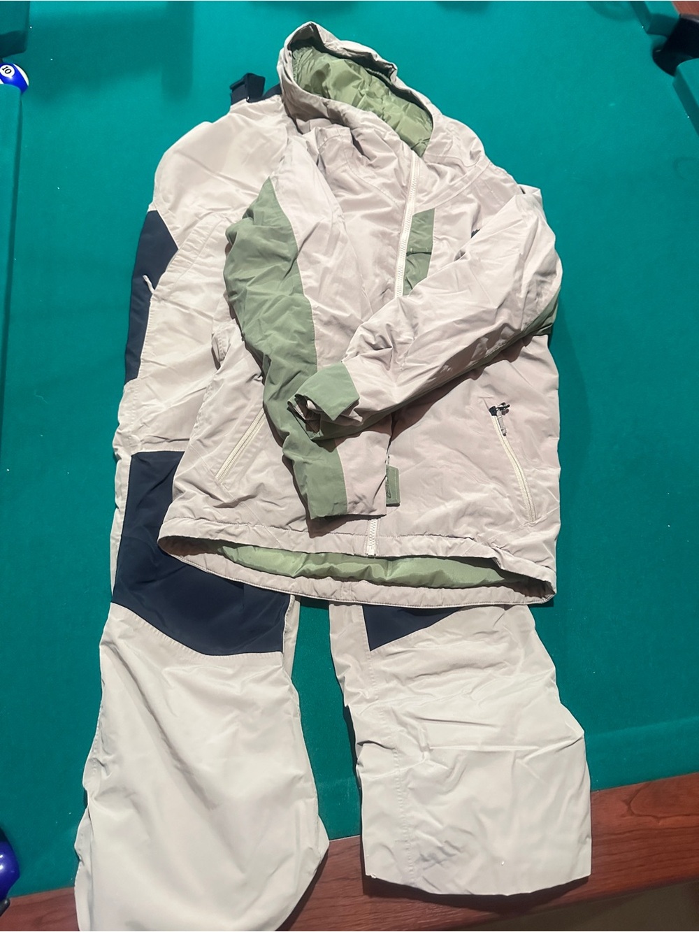 Burton Boys Ski/Snowboard Jacket & Snow Pants Set – Size 12